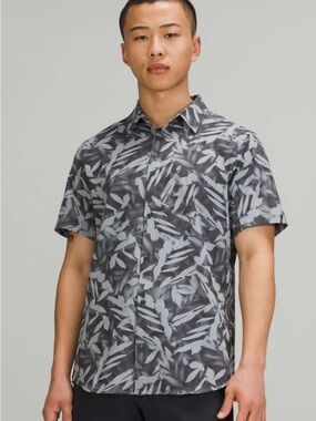 Lululemon Mens Airing Easy Short Sleeve Button Down Shirt Gray Printed Size S